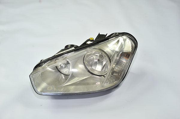 FORD RANGER 3.0 TDCİ ÇIKMA PARÇA SOL DÜZ FAR